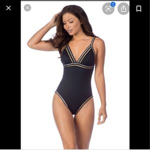 NWT La Blanca Swimsuit